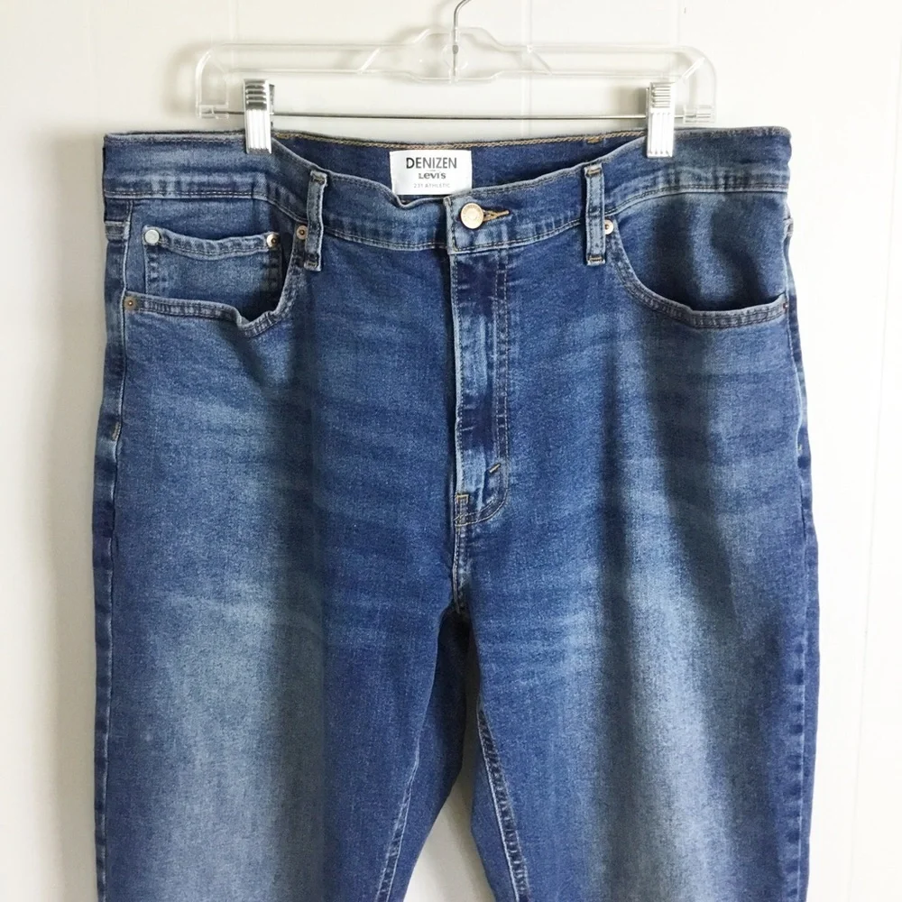 Levis Mens Jeans Size 38X32 Pants